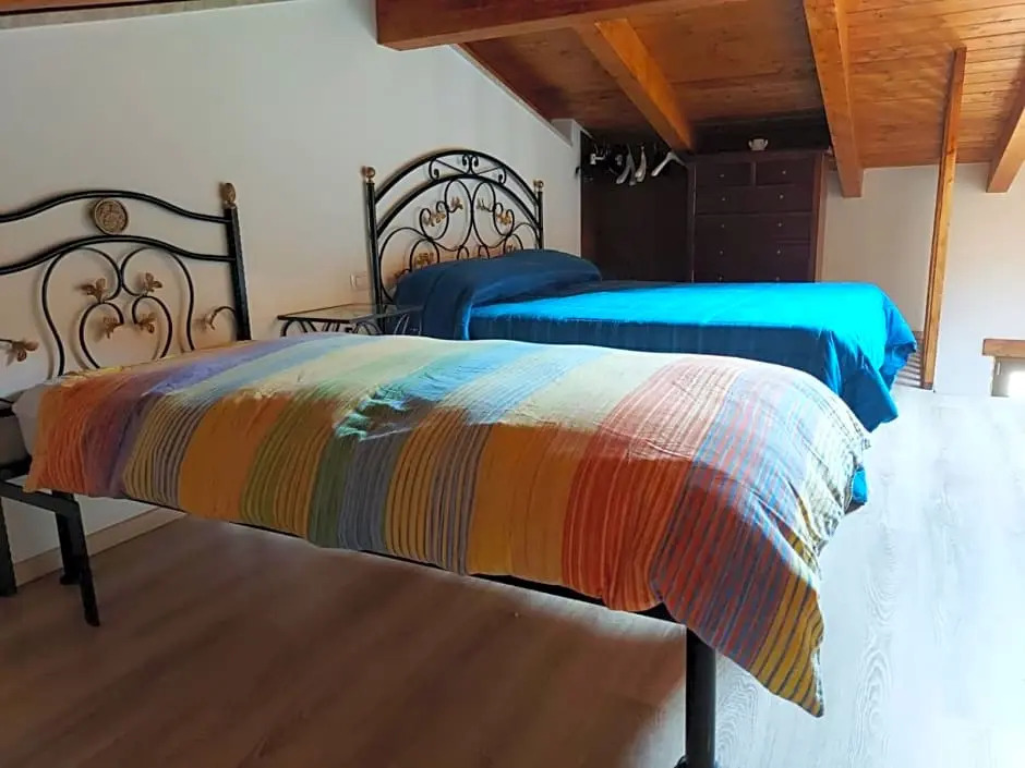La Casa Sull'aia,AV