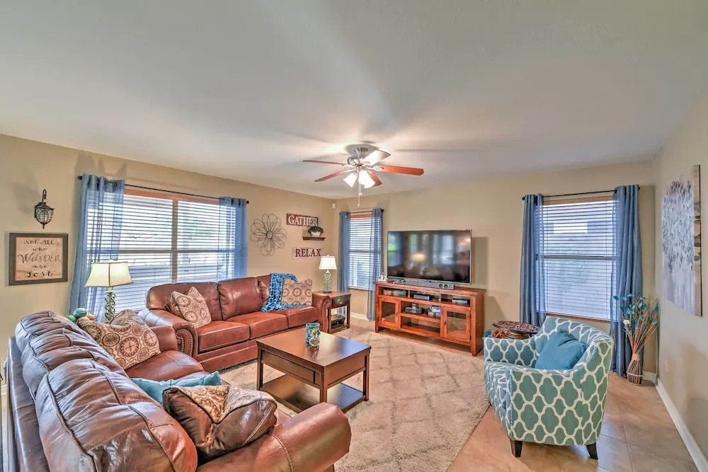Hot Tub & Pool: Stunning Goodyear Home Near Lakes
