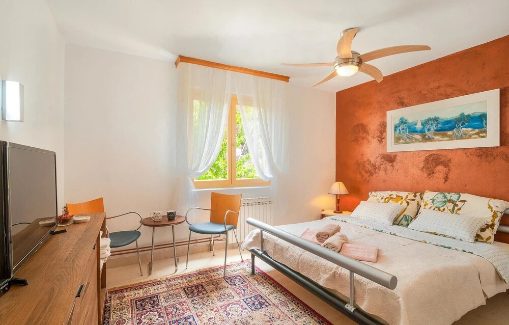 Beautiful Home In Supetar