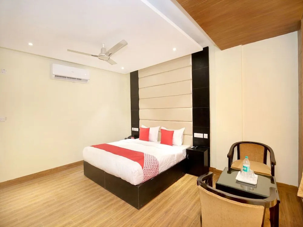 OYO 15486 Hotel New Diamond