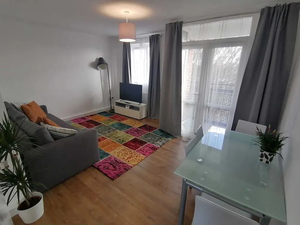 White City Apartment, Your London Stay