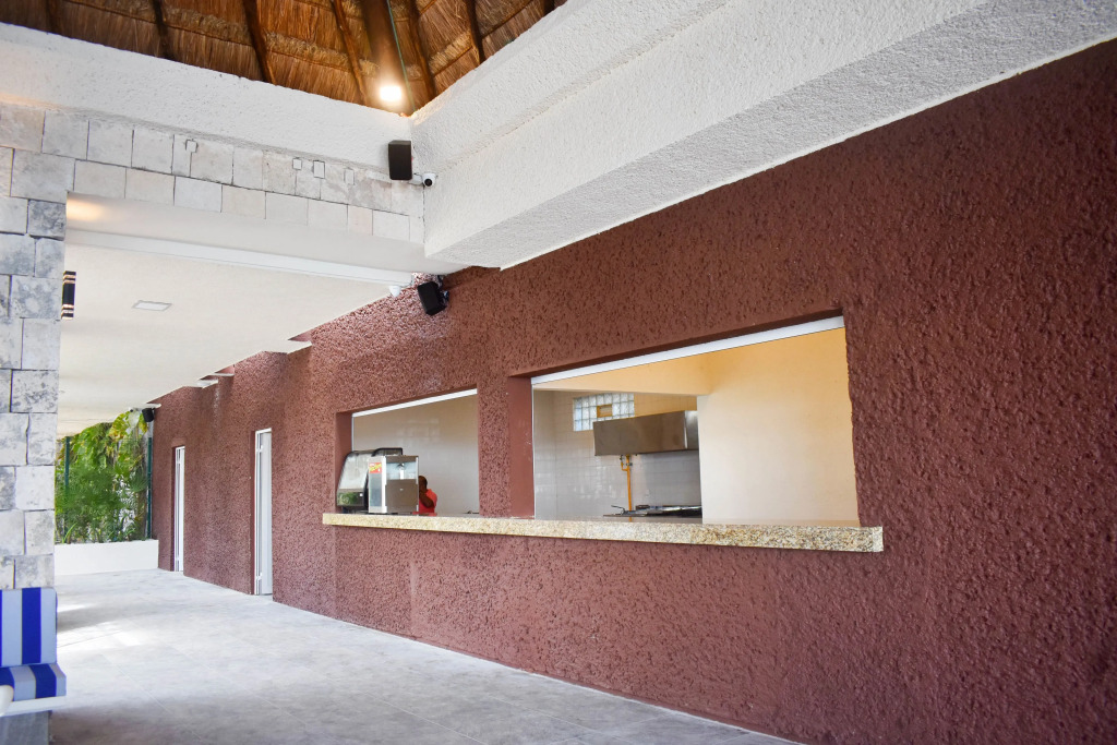 Nomads Party Hotel