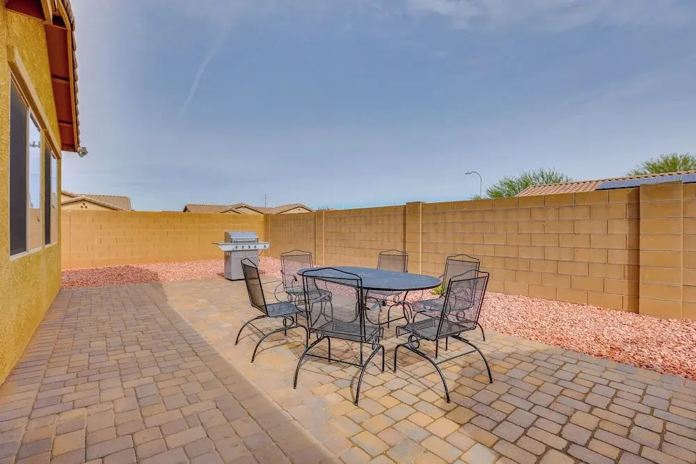 Furnished Patio! Retreat 12 Mi to Dtwn Phoenix