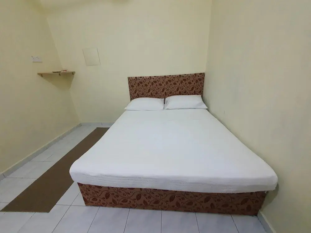 Oyo 90304 Persada Hasra Homestay