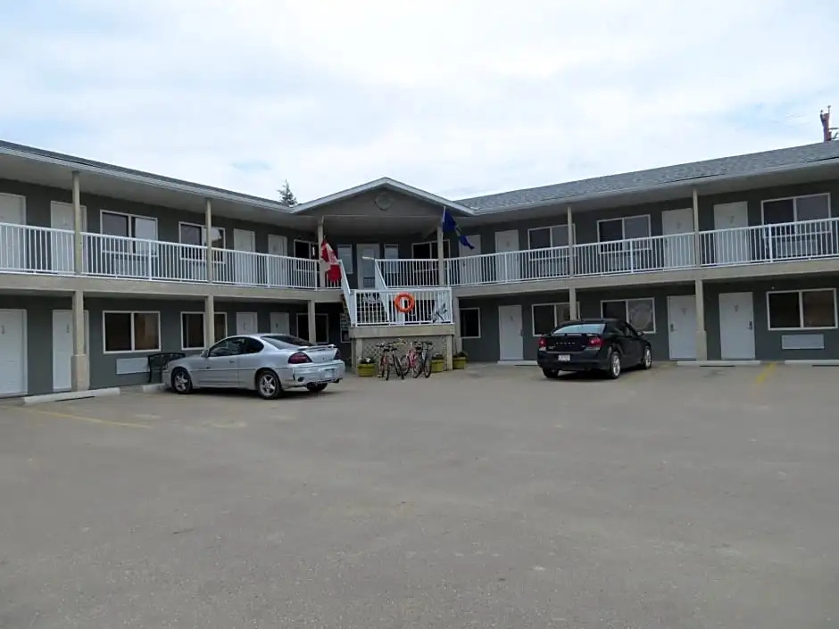 Shoreside Inn & Suites
