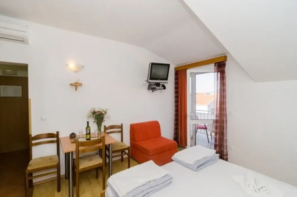 Pavo - Comfortable With Parking Space - SA2