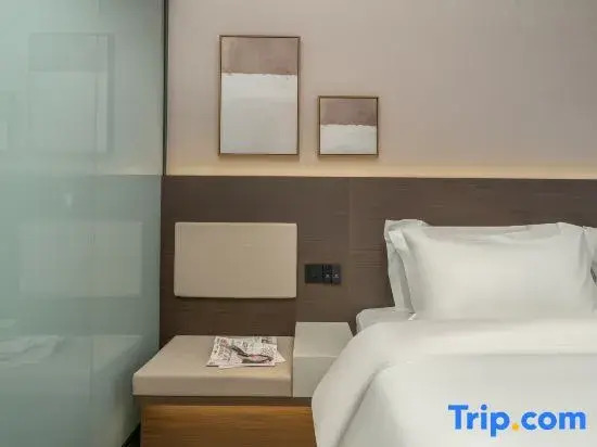 The Andaman Star Trek Hotel (3rd Street, two alleys, Chaoyang Plaza, Nanning)