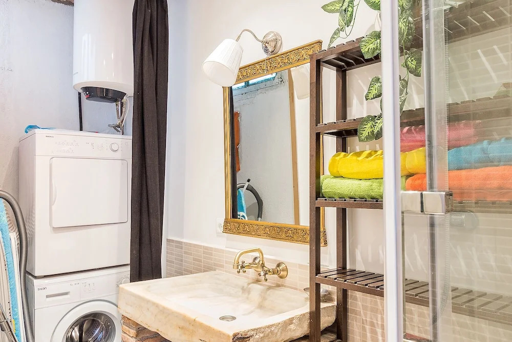Sunny Retro Flat Balcony in Poble Sec