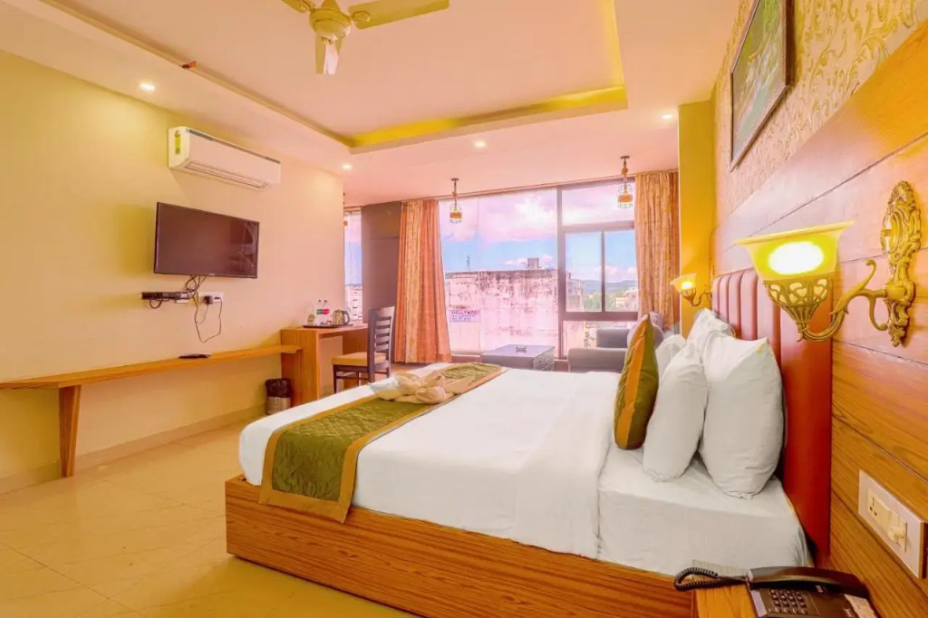 The Glory Hotel