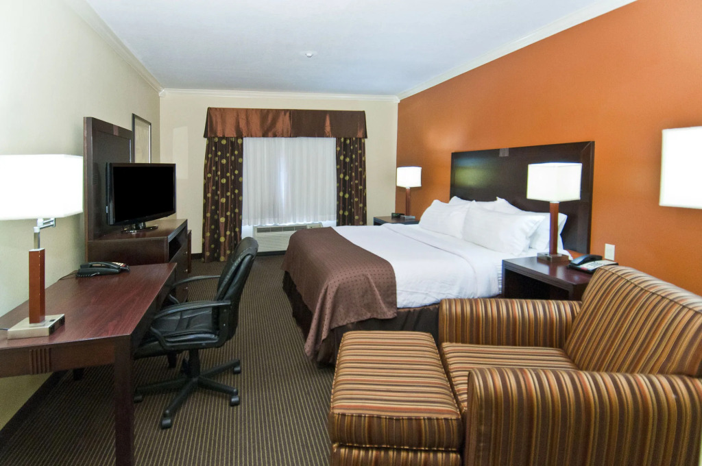 Wyndham Lake Charles near Casinos