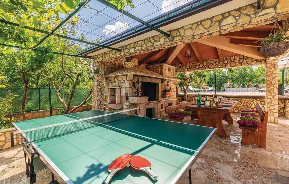 Gorgeous Home In Nedescina