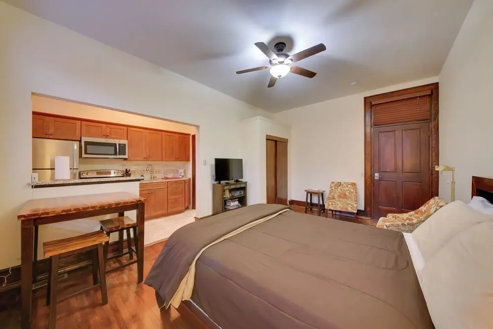 Walkable Studio in the Heart of Dtwn Wallace!