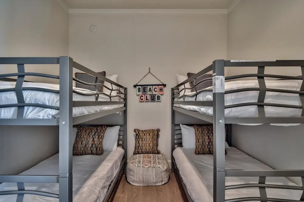 The Pelagic Blue 7 Bedroom Holiday Home by Five Star Properties