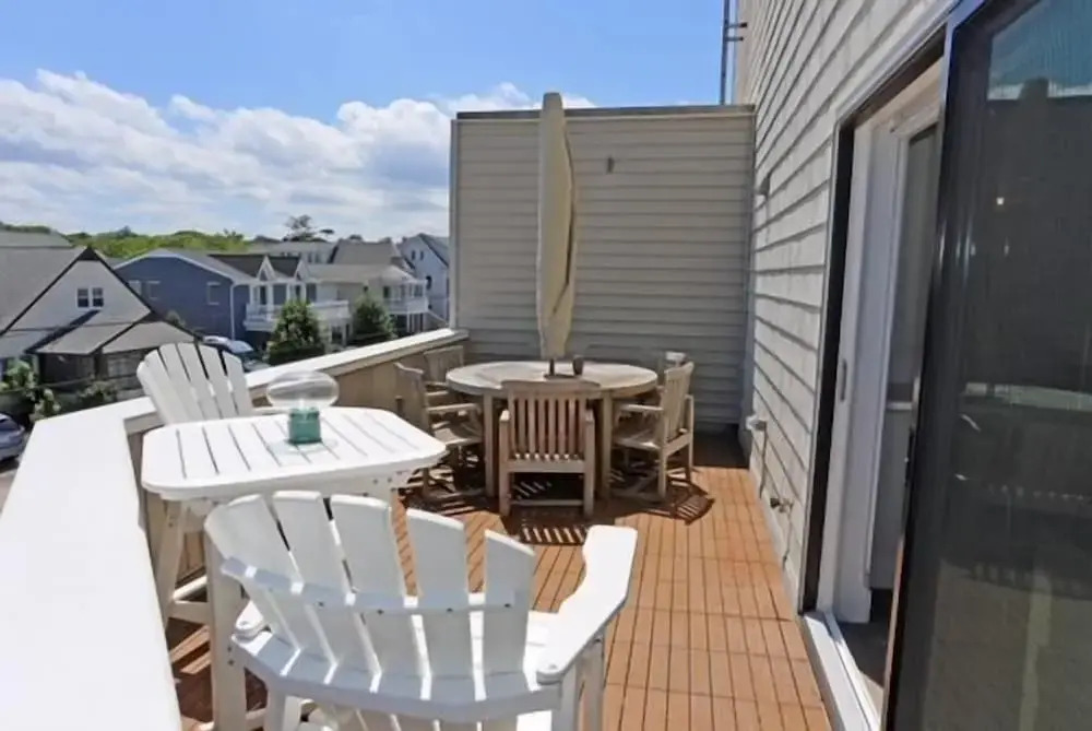Mariners Court 224