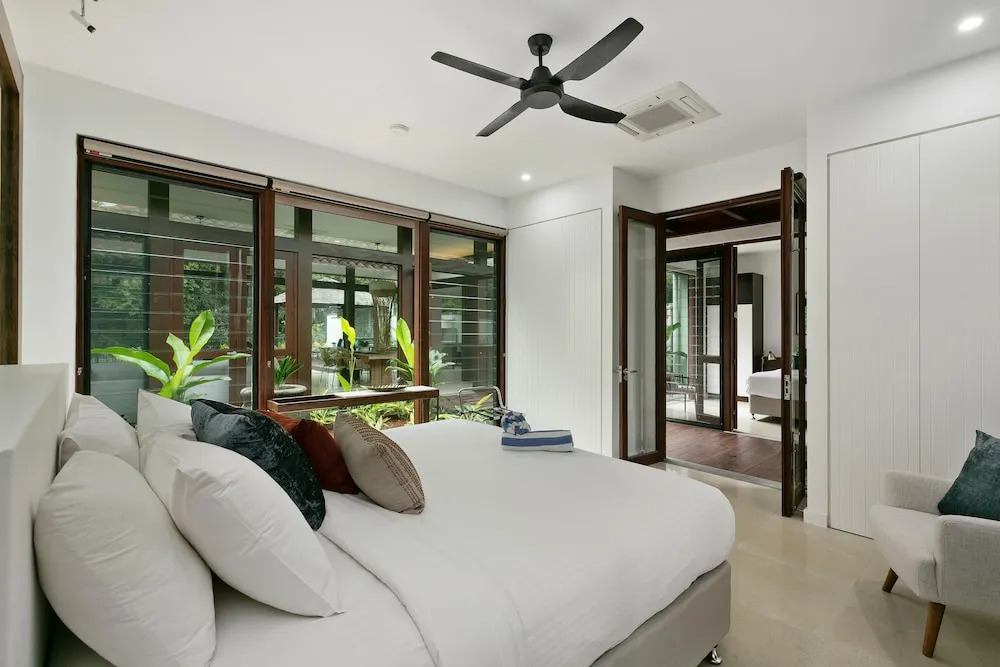 Esprit 9 Palm Cove