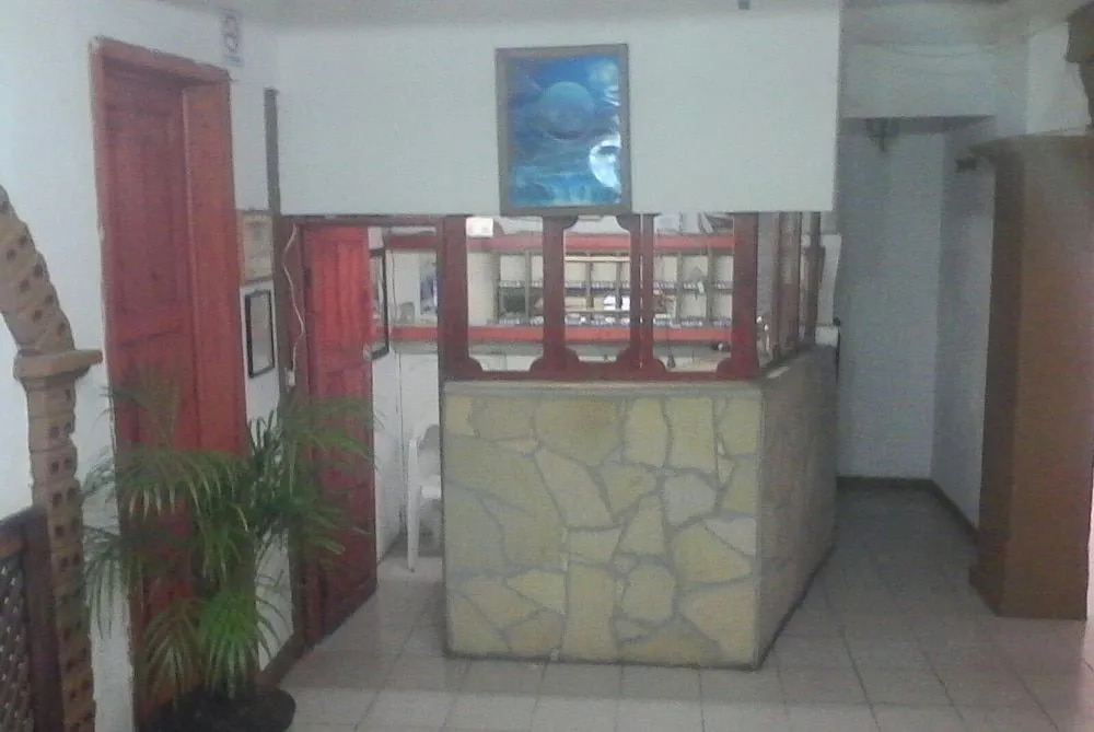 OYO Hotel La Luna, Templo de Santo Domingo de Guzmán