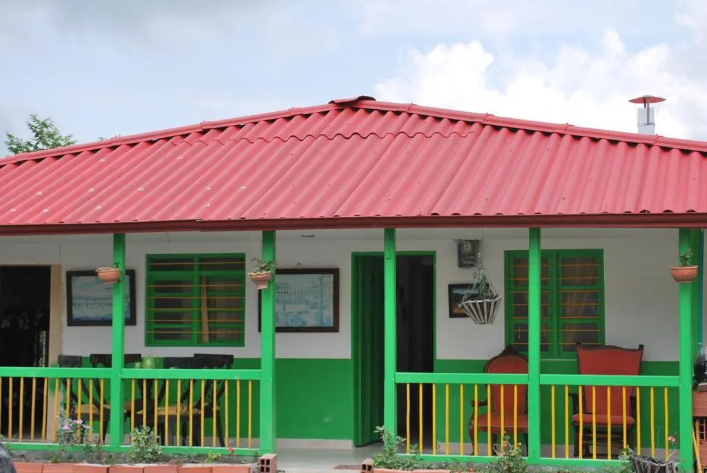Hostal y Camping Los Girasoles