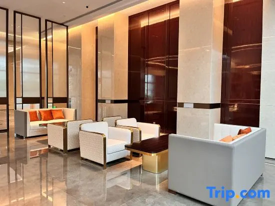XingLong Lakeside Hotel