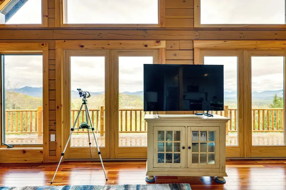 Mtn-view Deck: Scenic Conway Log Cabin!