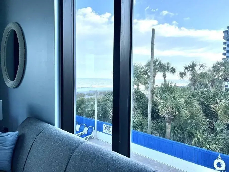*FRESH NEW OCEANFRONT*Pool*KING Bed*OMG VIEW*Approved Dogs*F22-4