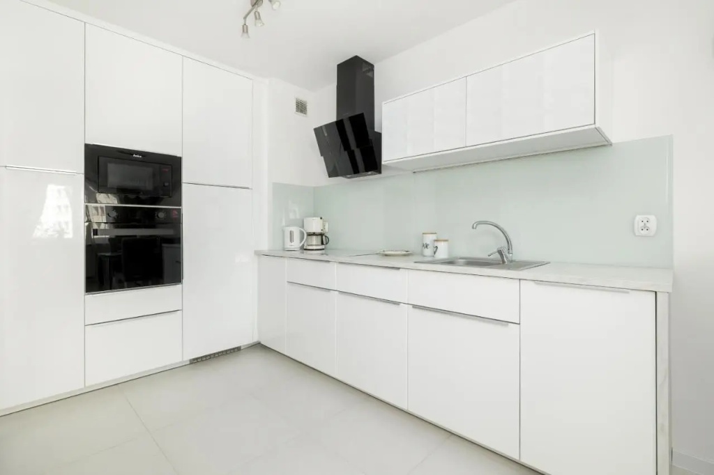 Jasnoszary Apartament Sun Seasons 24 w Kołobrzegu Blisko Morza by Noclegi Renters
