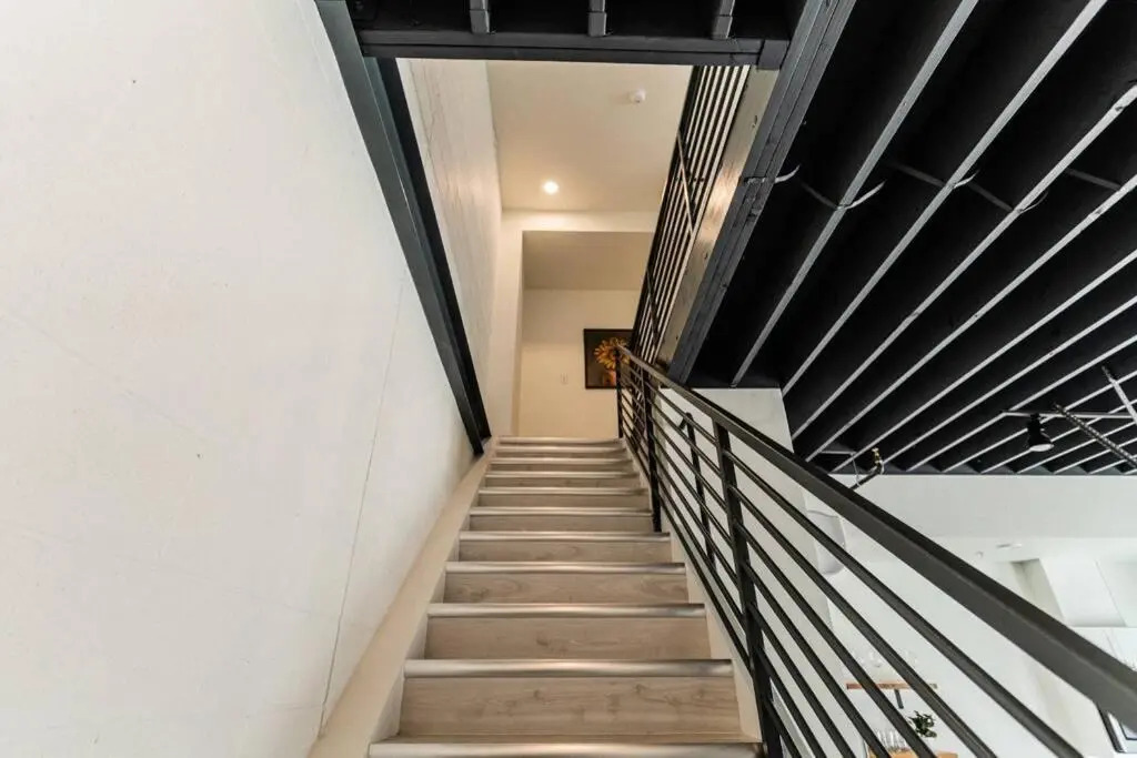 Amazing 1BR Loft Located Downtown