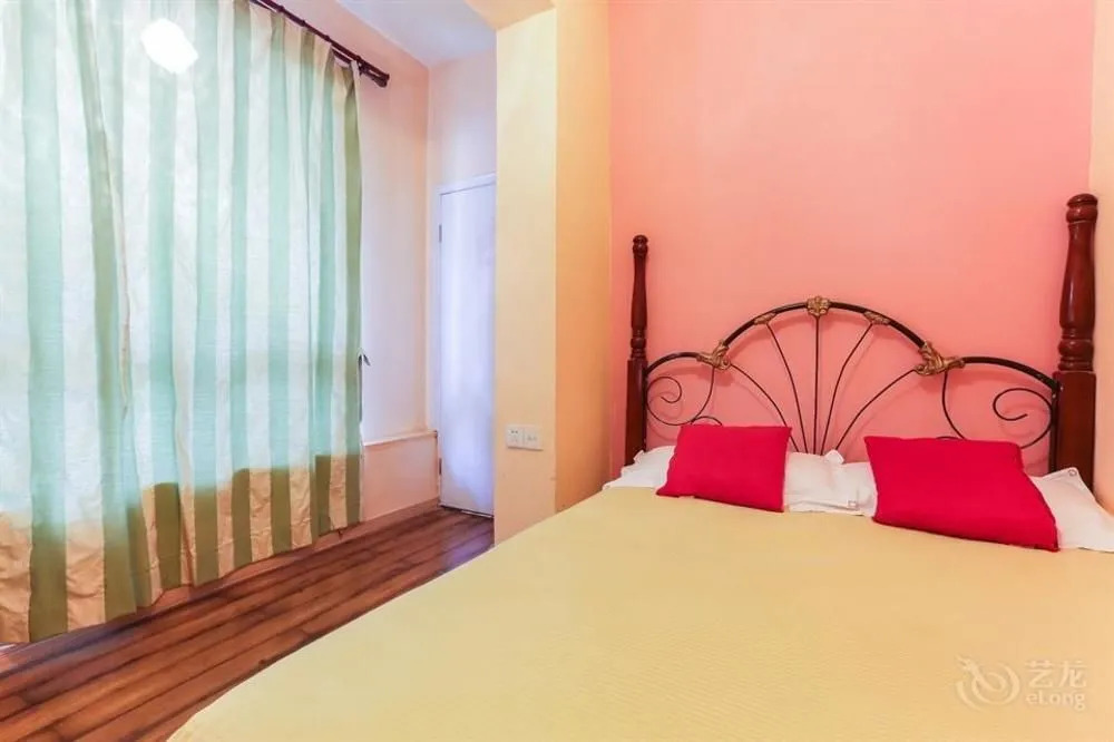 Lingyin Ferry Youth Hostel