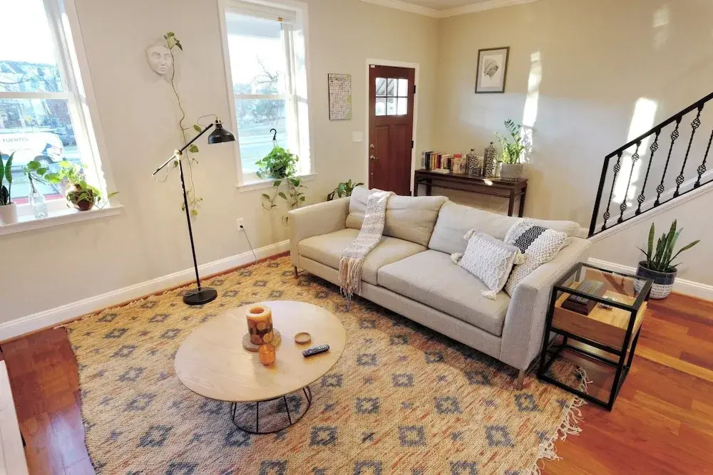 Pretty in Petworth-walkable to Metro & Restaurants