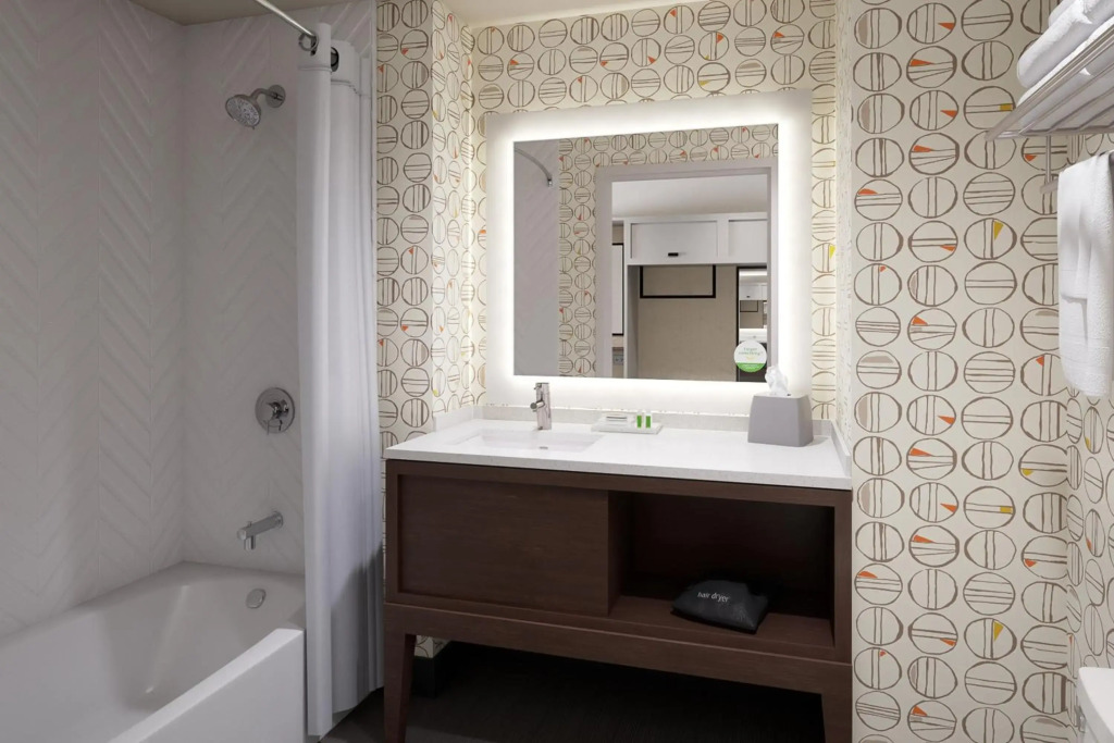 Holiday Inn Express & Suites - Beaver Dam by IHG