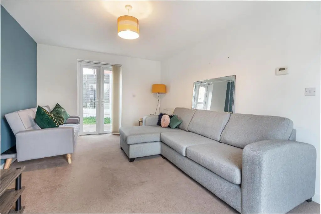 Liberty House - Perfect for Contractors - 2 Off-Road Parking Spaces