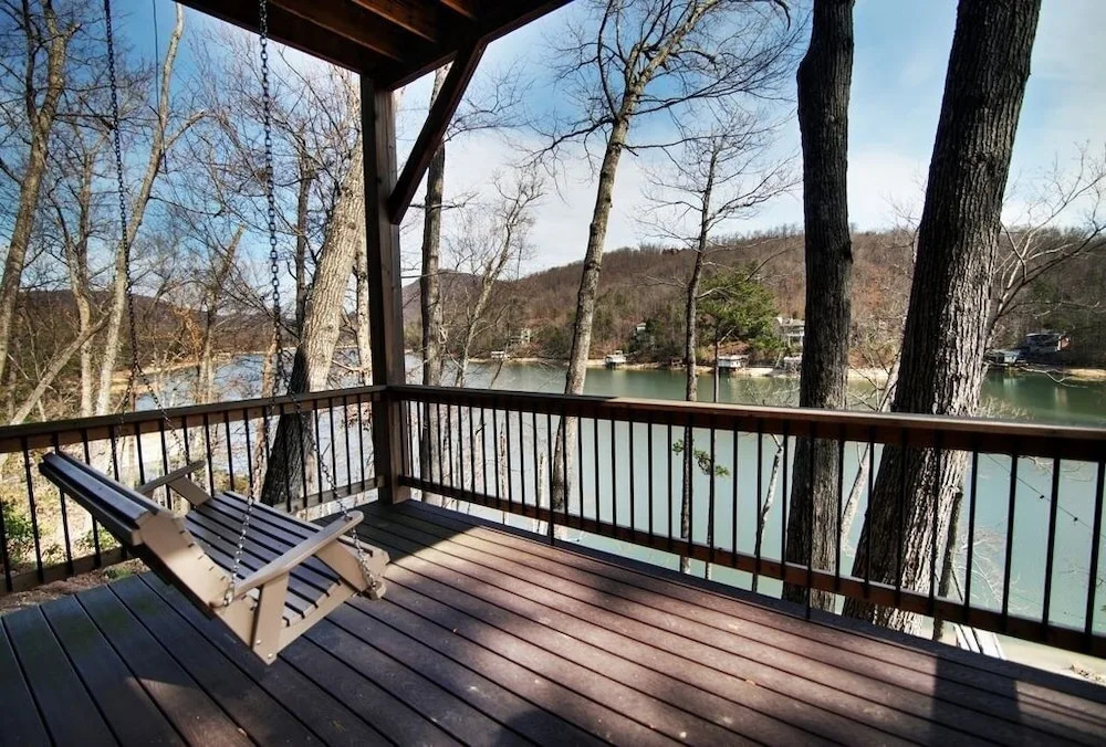 Lakefront Privacy On A Large Wooded Lake Lure, Lakefront 4 Bedroom Home