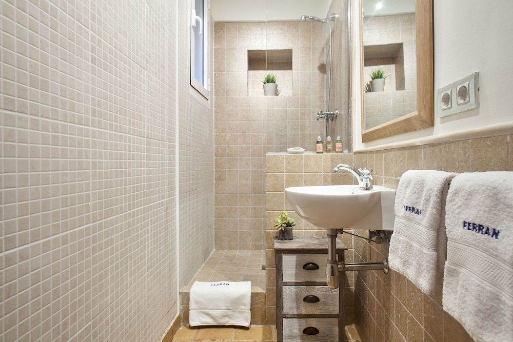 Habitat Apartments Ferran