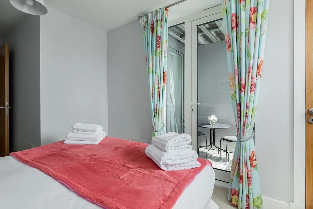 Perfect Harbour Views - Incredible Views from Two Balconies