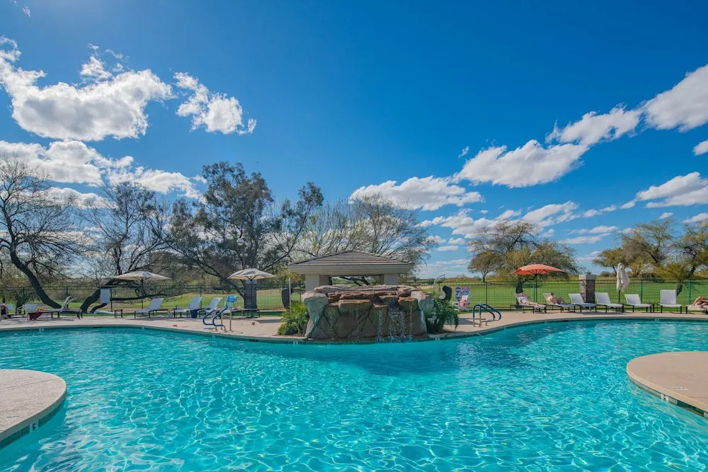 Remodeled King Bed Suite Sonoran Sunset Lounge