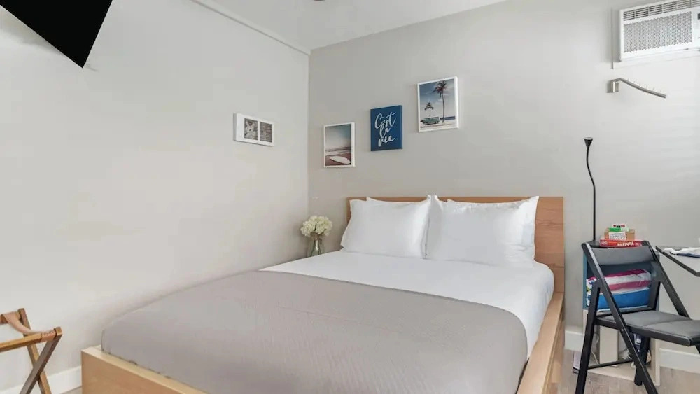 Ormond Court Unit 2 by Avantstay Walk to Sand Shared Patio + BBQ Beachside Retreat