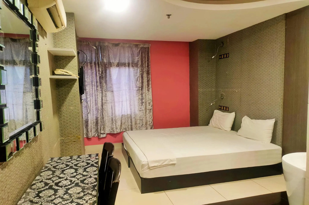 Max Star Hotel - Backpackers