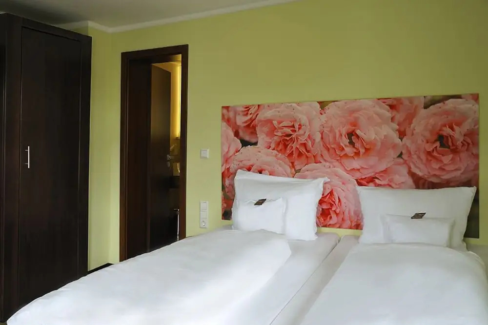 Self CheckIn Hotel Heckenrose Lorin