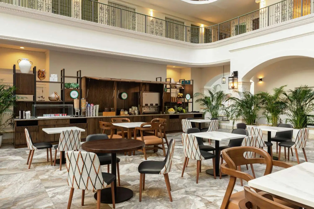 Отель Embassy Suites by Hilton Fort Lauderdale 17th Street