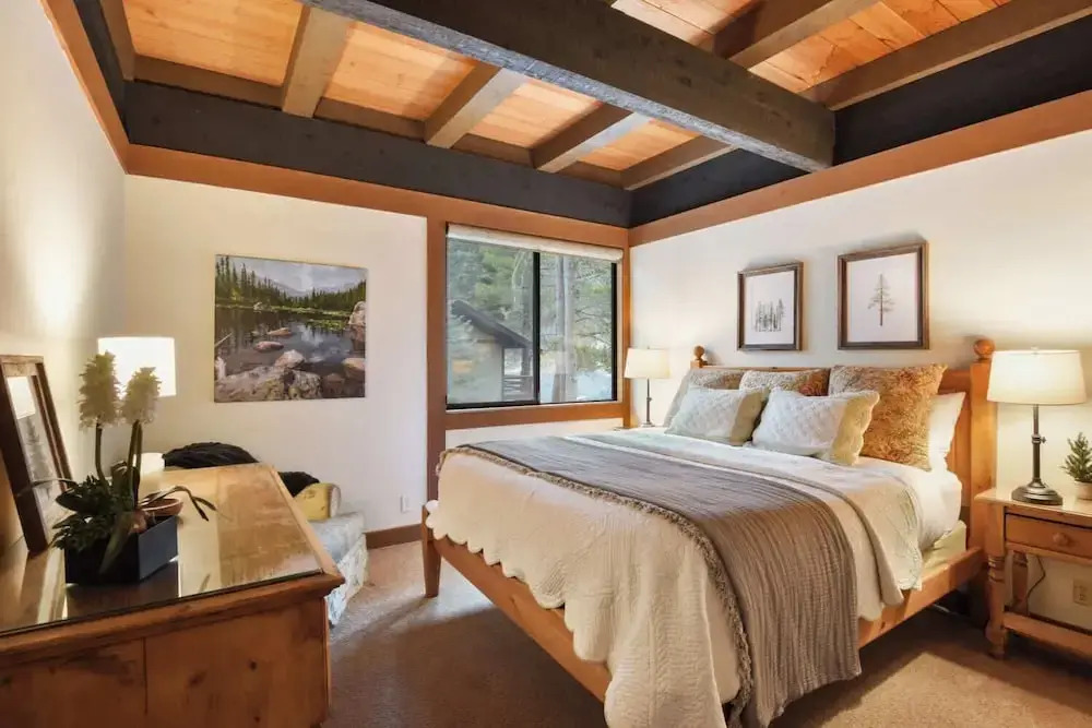 Joy on the River Stunning Waterfront Home for 10