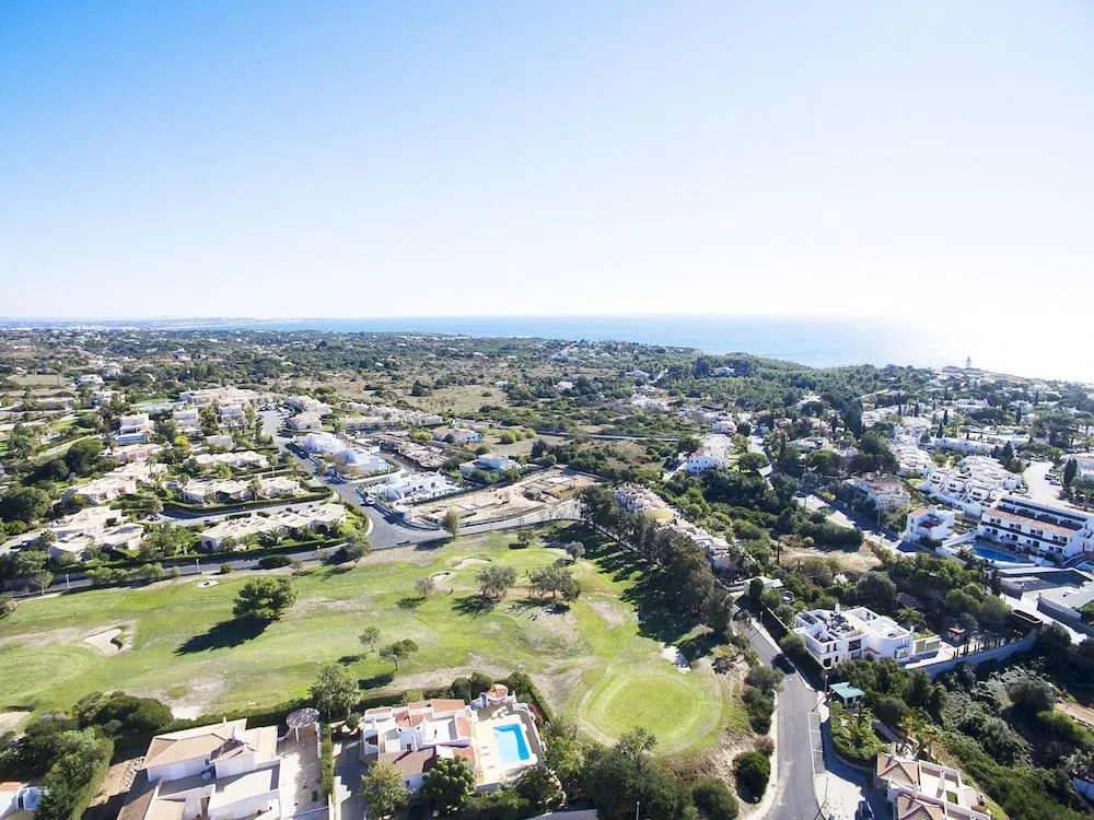 Villa Sunset - com piscina aquecível e jardim em Carvoeiro