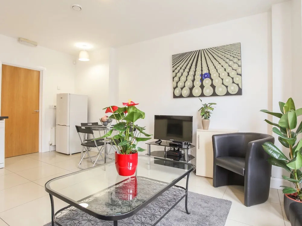 Malone Avenue Apartment