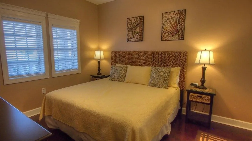 Weston - 3 Br Condo
