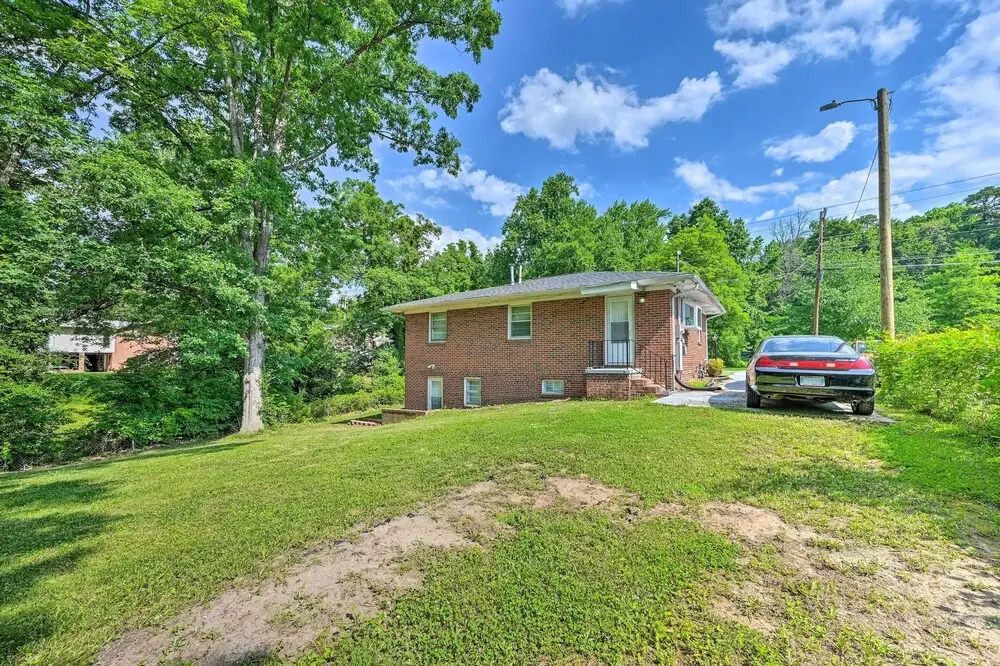 Greensboro Home < 4 Mi to Downtown!