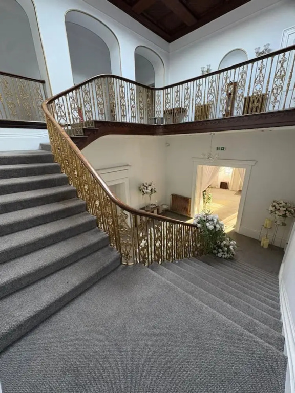Room 1 Manor Park Country House in Swansea