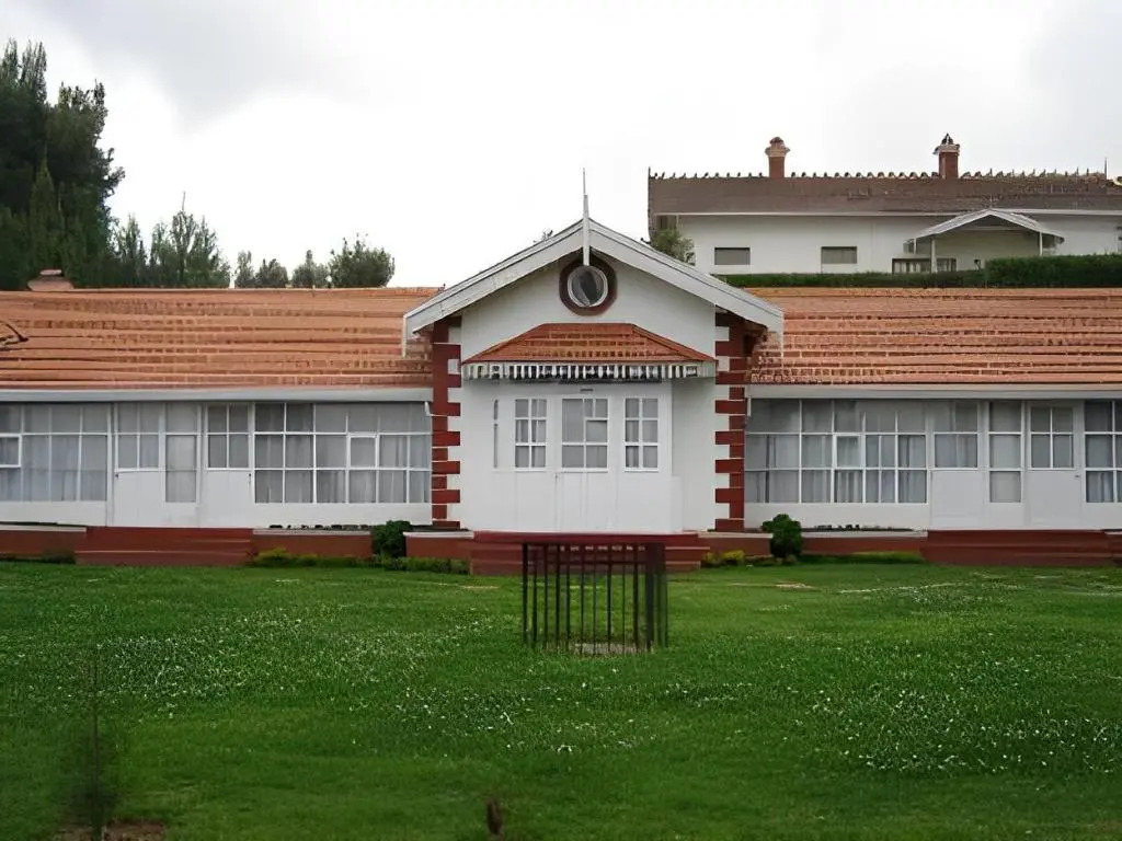 Kluney Manor