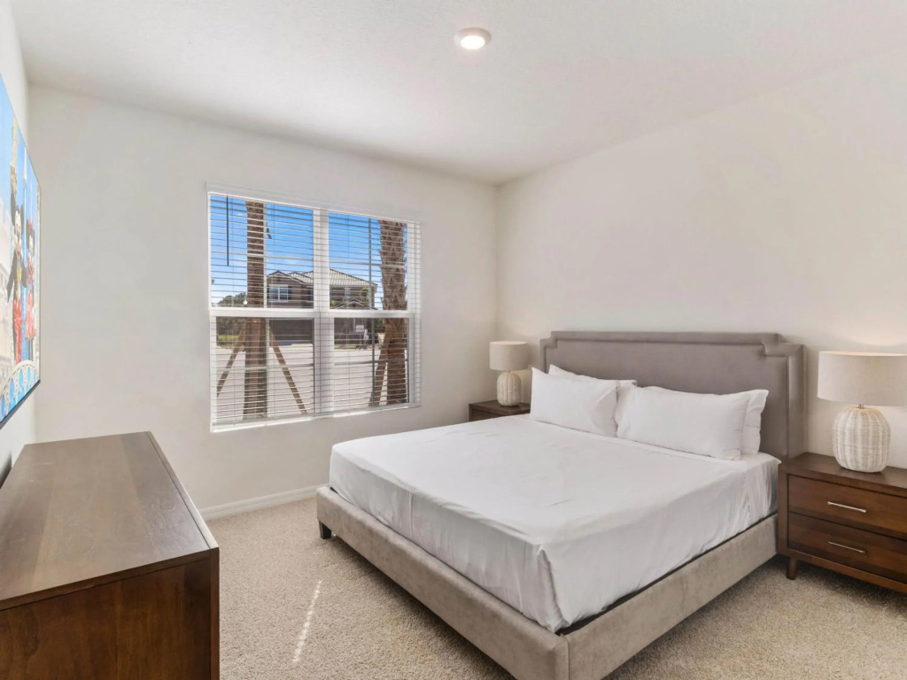 Upstay - Solterra Resort Home w Hot Tub and Pool, Davenport