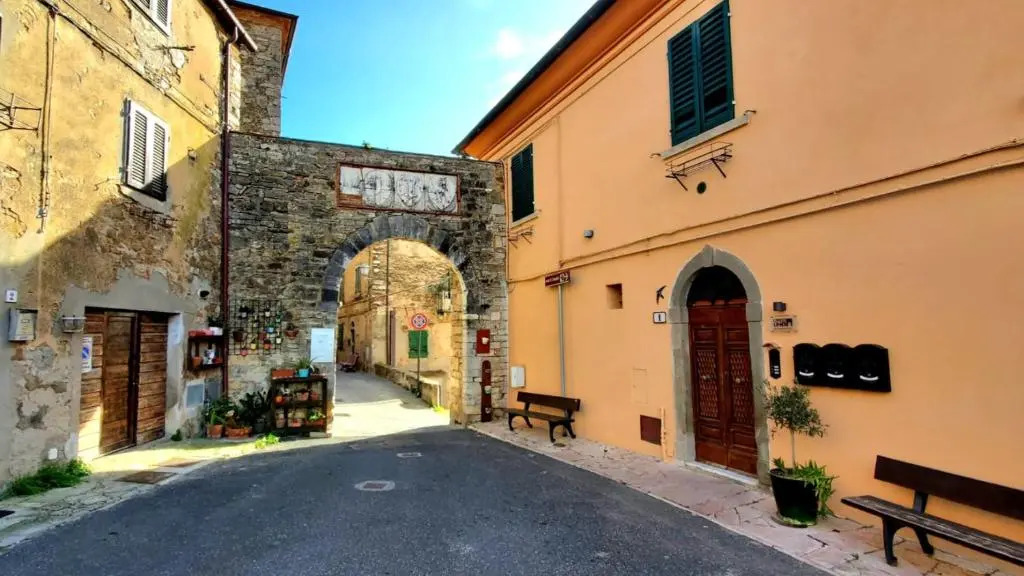 CASINA TOSCANA, Cozy studio in the heart of Campiglia Marittima with FREE Wi-Fi