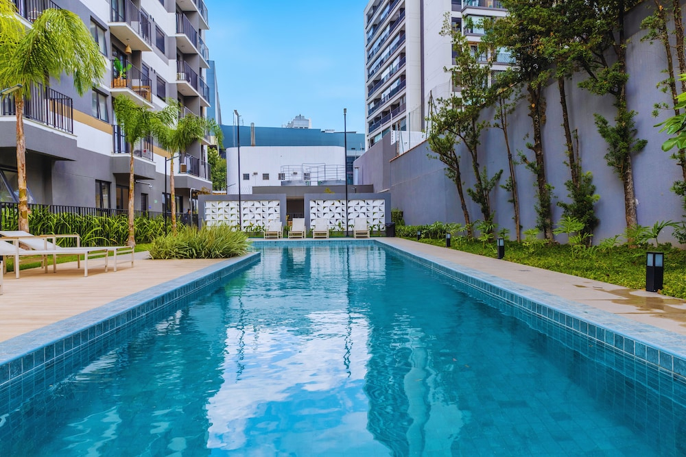 Piscina-AC-Academia-Brazilian Corner