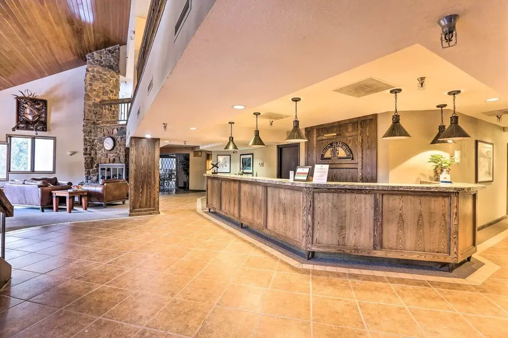 Cozy Ski-in/out Winter Park Studio w/ Hot Tubs!