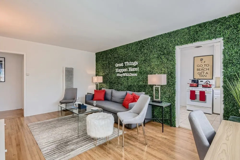 Walk to Beach - King Apt In 1 Area - AB
